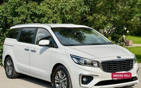 KIA Carnival III, 2019 год, 2 750 000 рублей, 2 фотография