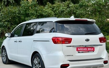 KIA Carnival III, 2019 год, 2 750 000 рублей, 4 фотография