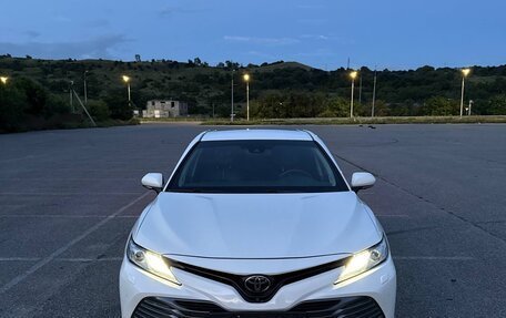 Toyota Camry, 2019 год, 3 100 000 рублей, 1 фотография