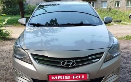 Hyundai Solaris II рестайлинг, 2015 год, 890 000 рублей, 1 фотография
