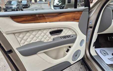 Bentley Bentayga I, 2021 год, 23 000 000 рублей, 12 фотография