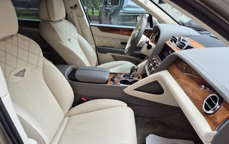 Bentley Bentayga I, 2021 год, 23 000 000 рублей, 17 фотография