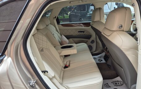 Bentley Bentayga I, 2021 год, 23 000 000 рублей, 18 фотография