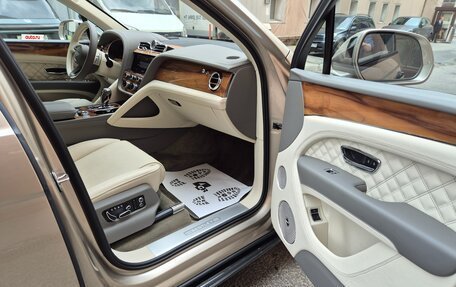 Bentley Bentayga I, 2021 год, 23 000 000 рублей, 16 фотография