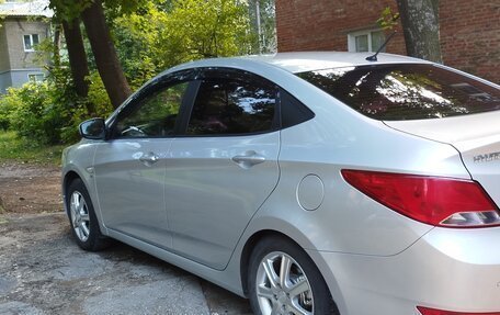 Hyundai Solaris II рестайлинг, 2015 год, 890 000 рублей, 2 фотография