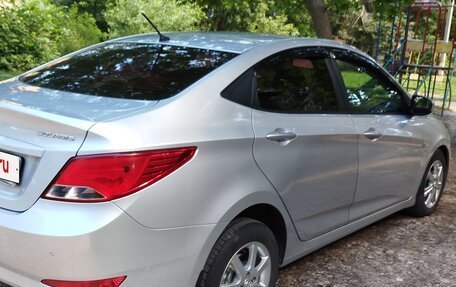 Hyundai Solaris II рестайлинг, 2015 год, 890 000 рублей, 5 фотография