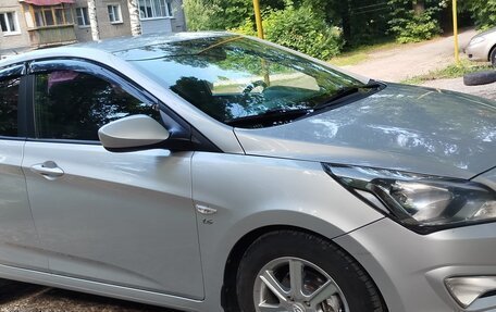 Hyundai Solaris II рестайлинг, 2015 год, 890 000 рублей, 4 фотография