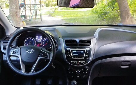 Hyundai Solaris II рестайлинг, 2015 год, 890 000 рублей, 7 фотография