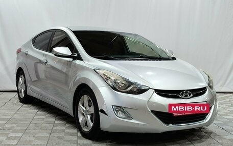 Hyundai Avante, 2013 год, 900 000 рублей, 2 фотография
