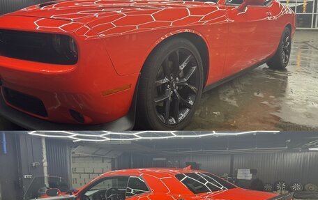 Dodge Challenger III рестайлинг 2, 2021 год, 4 900 000 рублей, 4 фотография