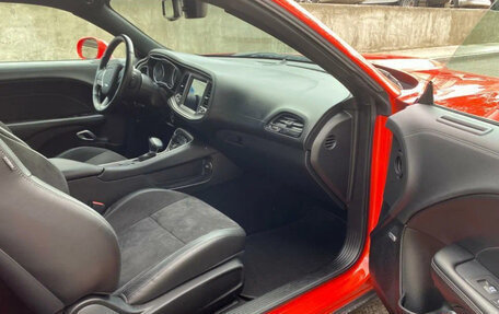 Dodge Challenger III рестайлинг 2, 2021 год, 4 900 000 рублей, 8 фотография
