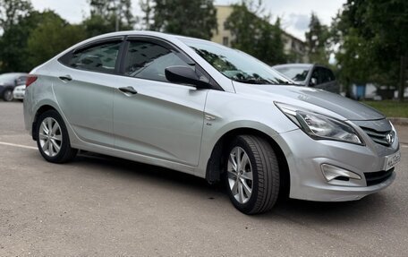 Hyundai Solaris II рестайлинг, 2015 год, 649 000 рублей, 2 фотография