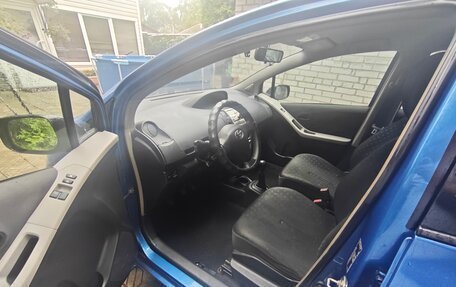 Toyota Yaris III рестайлинг, 2007 год, 260 000 рублей, 6 фотография