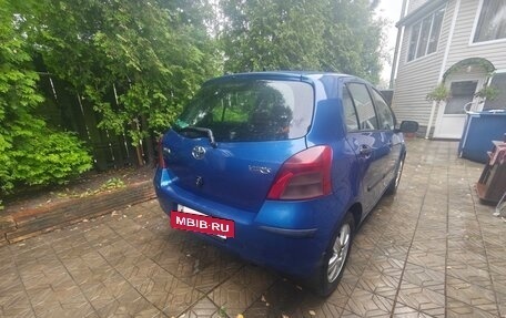 Toyota Yaris III рестайлинг, 2007 год, 260 000 рублей, 3 фотография