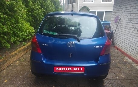 Toyota Yaris III рестайлинг, 2007 год, 260 000 рублей, 14 фотография