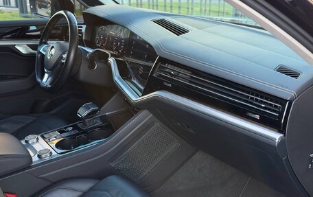 Volkswagen Touareg III, 2021 год, 6 150 000 рублей, 16 фотография