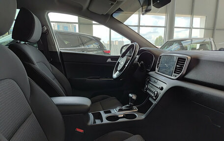 KIA Sportage IV рестайлинг, 2021 год, 2 490 000 рублей, 15 фотография