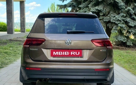 Volkswagen Tiguan II, 2018 год, 2 500 000 рублей, 5 фотография