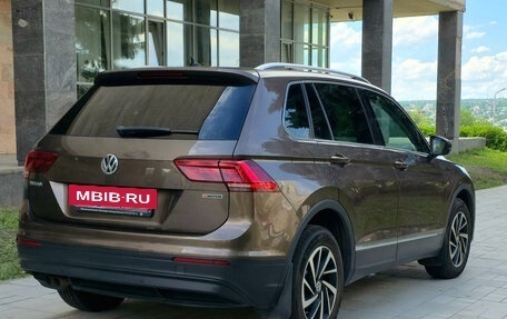 Volkswagen Tiguan II, 2018 год, 2 500 000 рублей, 4 фотография