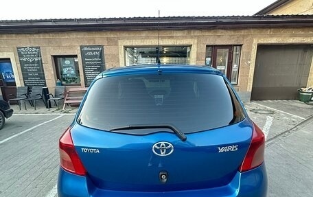 Toyota Yaris III рестайлинг, 2008 год, 360 000 рублей, 5 фотография