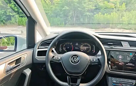 Volkswagen Touran III, 2022 год, 1 820 777 рублей, 12 фотография