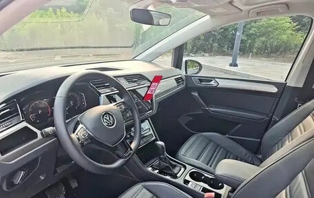 Volkswagen Touran III, 2022 год, 1 820 777 рублей, 10 фотография