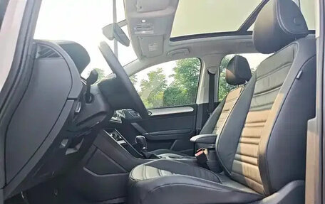 Volkswagen Touran III, 2022 год, 1 820 777 рублей, 22 фотография