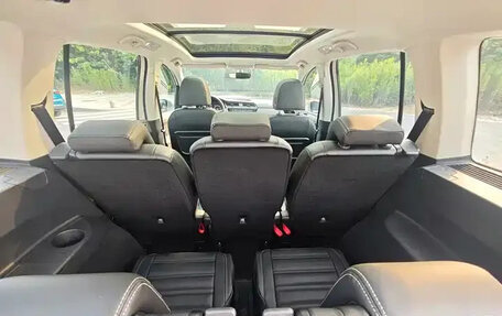 Volkswagen Touran III, 2022 год, 1 820 777 рублей, 27 фотография