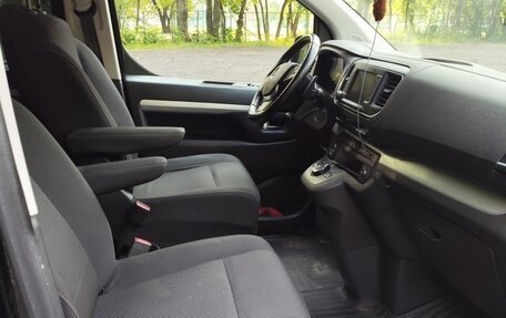 Opel Zafira Life I, 2022 год, 2 700 000 рублей, 3 фотография