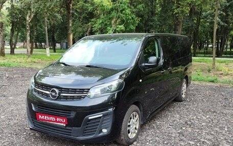 Opel Zafira Life I, 2022 год, 2 700 000 рублей, 5 фотография