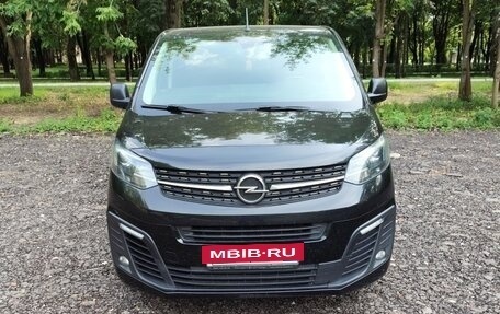Opel Zafira Life I, 2022 год, 2 700 000 рублей, 8 фотография