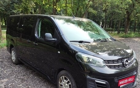 Opel Zafira Life I, 2022 год, 2 700 000 рублей, 6 фотография