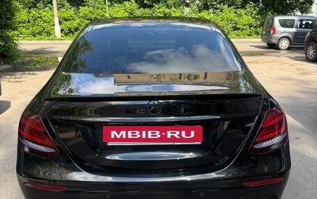 Mercedes-Benz E-Класс, 2019 год, 2 980 000 рублей, 5 фотография