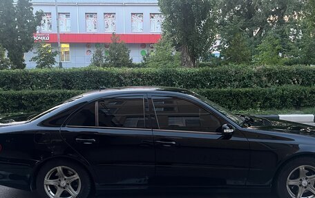 Mercedes-Benz E-Класс, 2005 год, 715 000 рублей, 4 фотография
