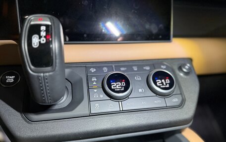 Land Rover Defender II, 2024 год, 10 030 000 рублей, 16 фотография
