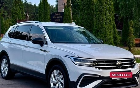 Volkswagen Touran III, 2022 год, 2 490 000 рублей, 7 фотография