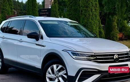 Volkswagen Touran III, 2022 год, 2 490 000 рублей, 5 фотография