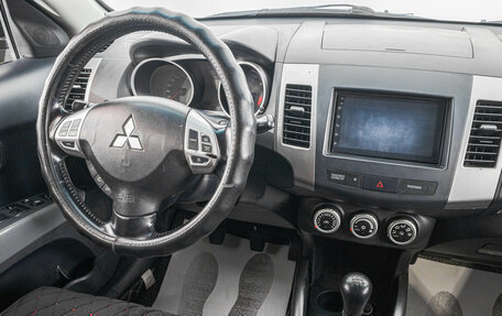 Mitsubishi Outlander III рестайлинг 3, 2008 год, 999 000 рублей, 17 фотография