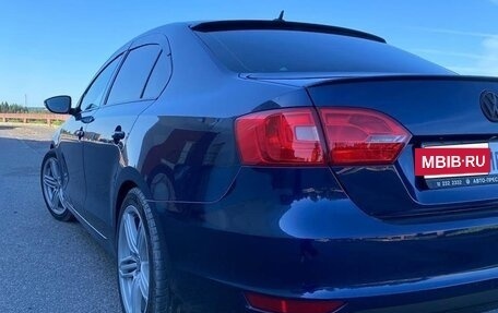 Volkswagen Jetta VI, 2011 год, 930 000 рублей, 4 фотография