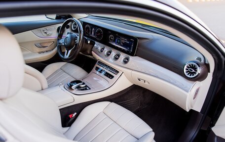 Mercedes-Benz E-Класс, 2019 год, 4 380 000 рублей, 21 фотография
