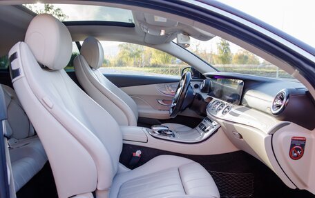 Mercedes-Benz E-Класс, 2019 год, 4 380 000 рублей, 27 фотография