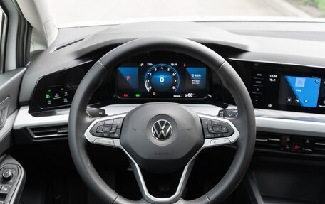 Volkswagen Golf VIII, 2022 год, 2 149 000 рублей, 21 фотография