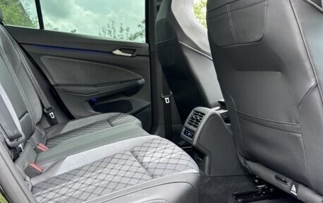 Volkswagen Golf VIII, 2022 год, 2 250 000 рублей, 16 фотография
