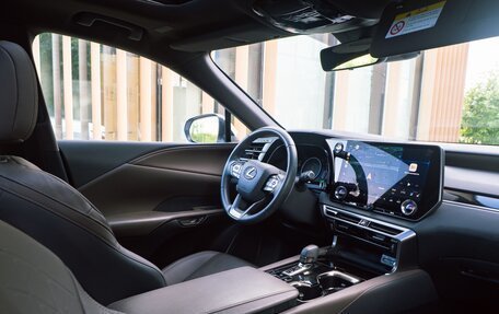 Lexus RX IV рестайлинг, 2024 год, 7 950 000 рублей, 12 фотография