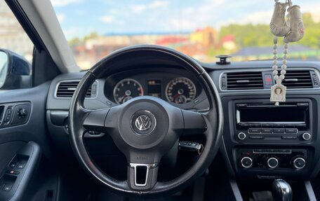 Volkswagen Jetta VI, 2011 год, 820 000 рублей, 13 фотография