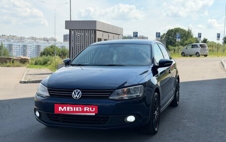 Volkswagen Jetta VI, 2011 год, 820 000 рублей, 4 фотография