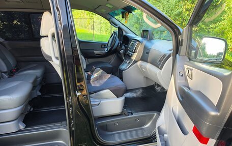 Hyundai Grand Starex Grand Starex I рестайлинг 2, 2017 год, 2 600 000 рублей, 9 фотография