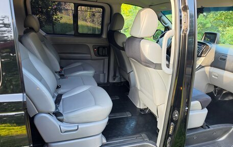 Hyundai Grand Starex Grand Starex I рестайлинг 2, 2017 год, 2 600 000 рублей, 10 фотография