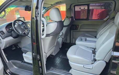 Hyundai Grand Starex Grand Starex I рестайлинг 2, 2017 год, 2 600 000 рублей, 12 фотография