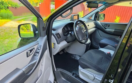 Hyundai Grand Starex Grand Starex I рестайлинг 2, 2017 год, 2 600 000 рублей, 11 фотография